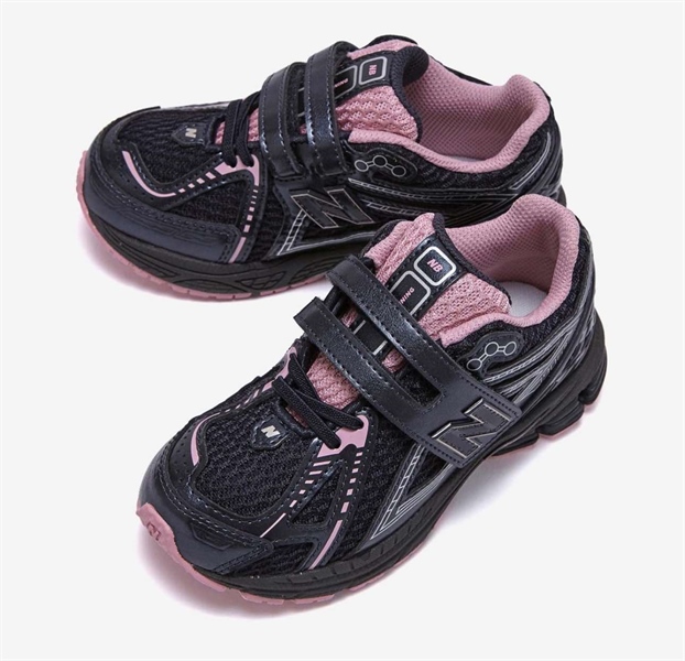 NewBalance Sneaker PV1906CP size 190