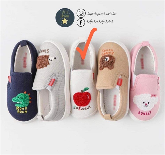 Ozkiz Slip on Táo đỏ nền trắng size 150