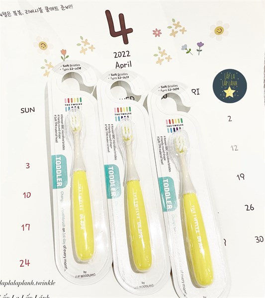 The Twelve Bàn chải April Vàng