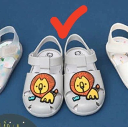 Kinderspel Giày thơm Sư Tử