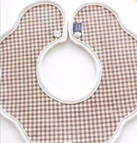 Berry Yếm cổ caro nâu