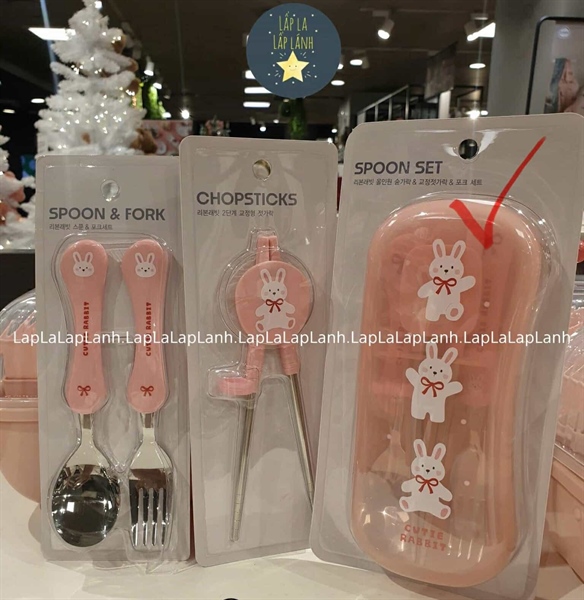 Modernhouse Set muỗng nĩa đũa Thỏ nơ đỏ kèm hộp