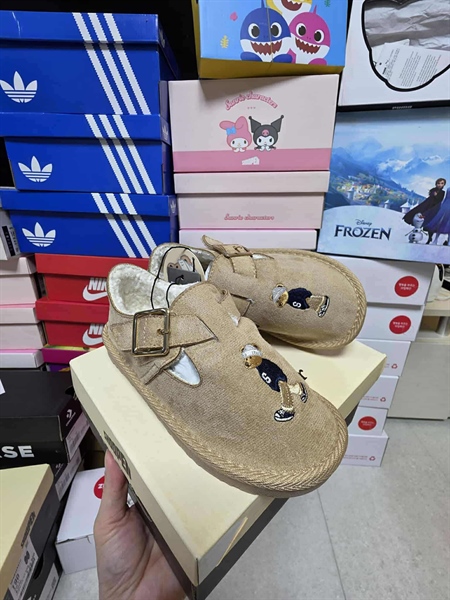 Shoopenkids Giày mọi HPKV7D4V3U