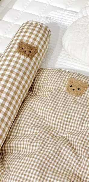 MILKHOUSE Gối ôm Gấu caro nâu