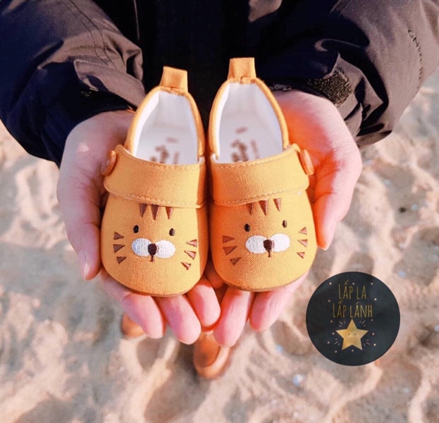 Koongs Giày Hổ Vàng