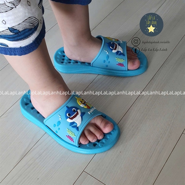 Pinkfong Dép nhà tắm Babsyshark Xanh